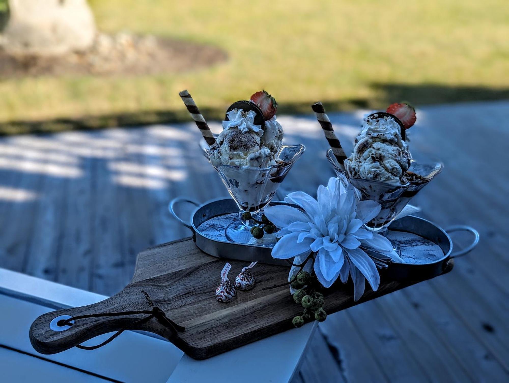 Autumn Lane B&B, Farmhouse Elegance & Stunning Lakeviews Вест-Келовна Екстер'єр фото